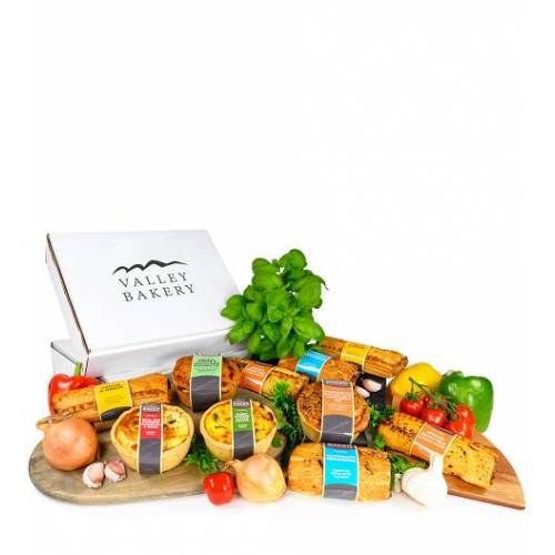 Bild von Prestige Hampers Vegetarian Pastry Selection – Vegetarian Pie Gifts – Vegetarian Pastry Gifts – Vegetarian Gifts – Vegetarian Bakery Gifts